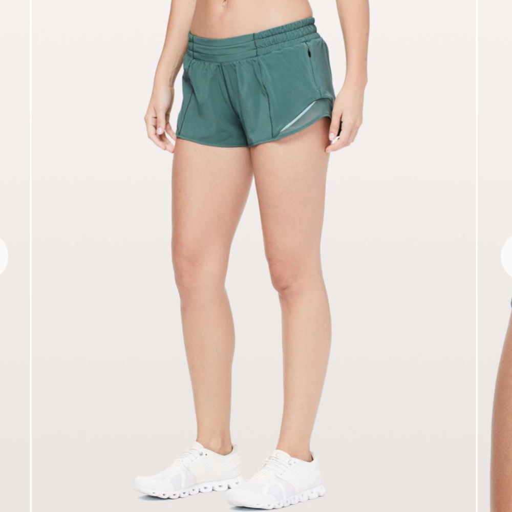 Lululemon Hotty Hot Low-Rise Lined Short 2.5".